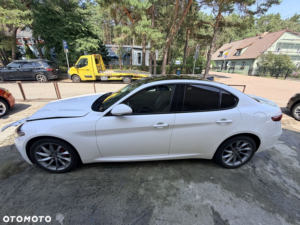 Alfa Romeo Giulia 2.0 Turbo 16V AT8 - 2