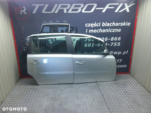 Opel zafira b drzwi prawe przód tył z157