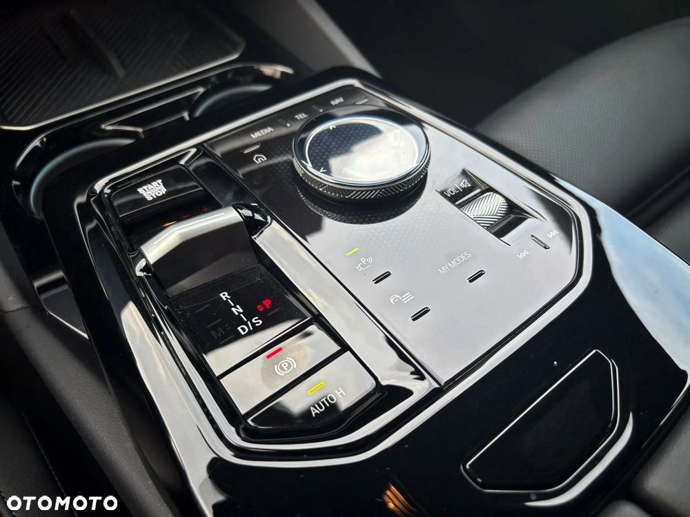 BMW Seria 5 520d xDrive mHEV M Sport - 24