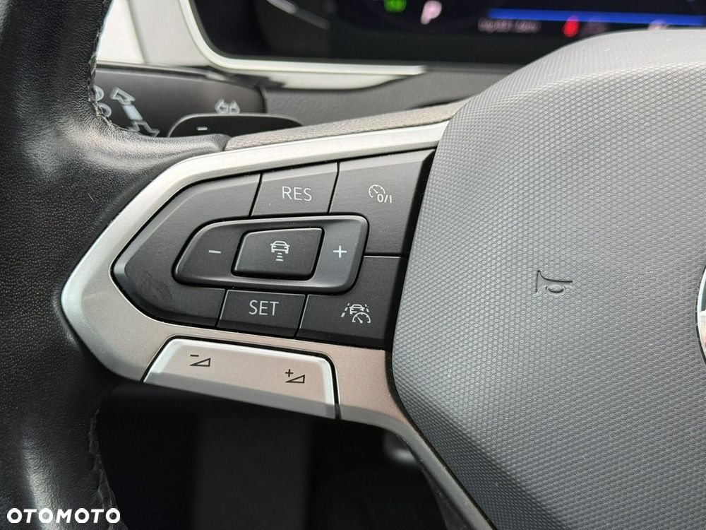 Volkswagen Passat Variant 2.0 TDI SCR Business DSG - 19