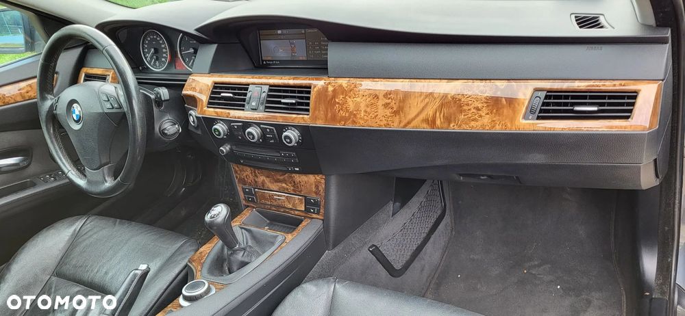 BMW Seria 5 525d - 7