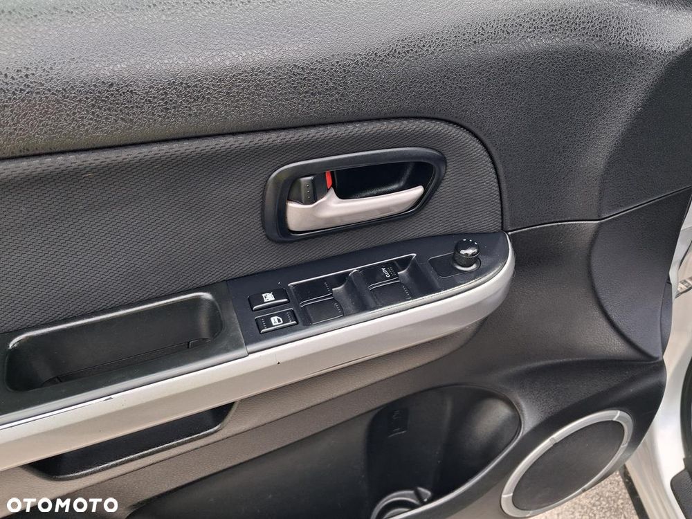 Suzuki Grand Vitara 2.0 - 20