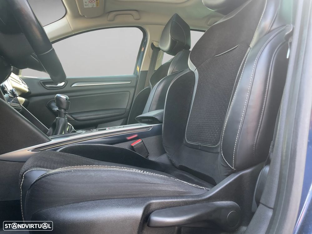 Renault Mégane Grand Coupe 1.3 TCe Limited J17 - 9