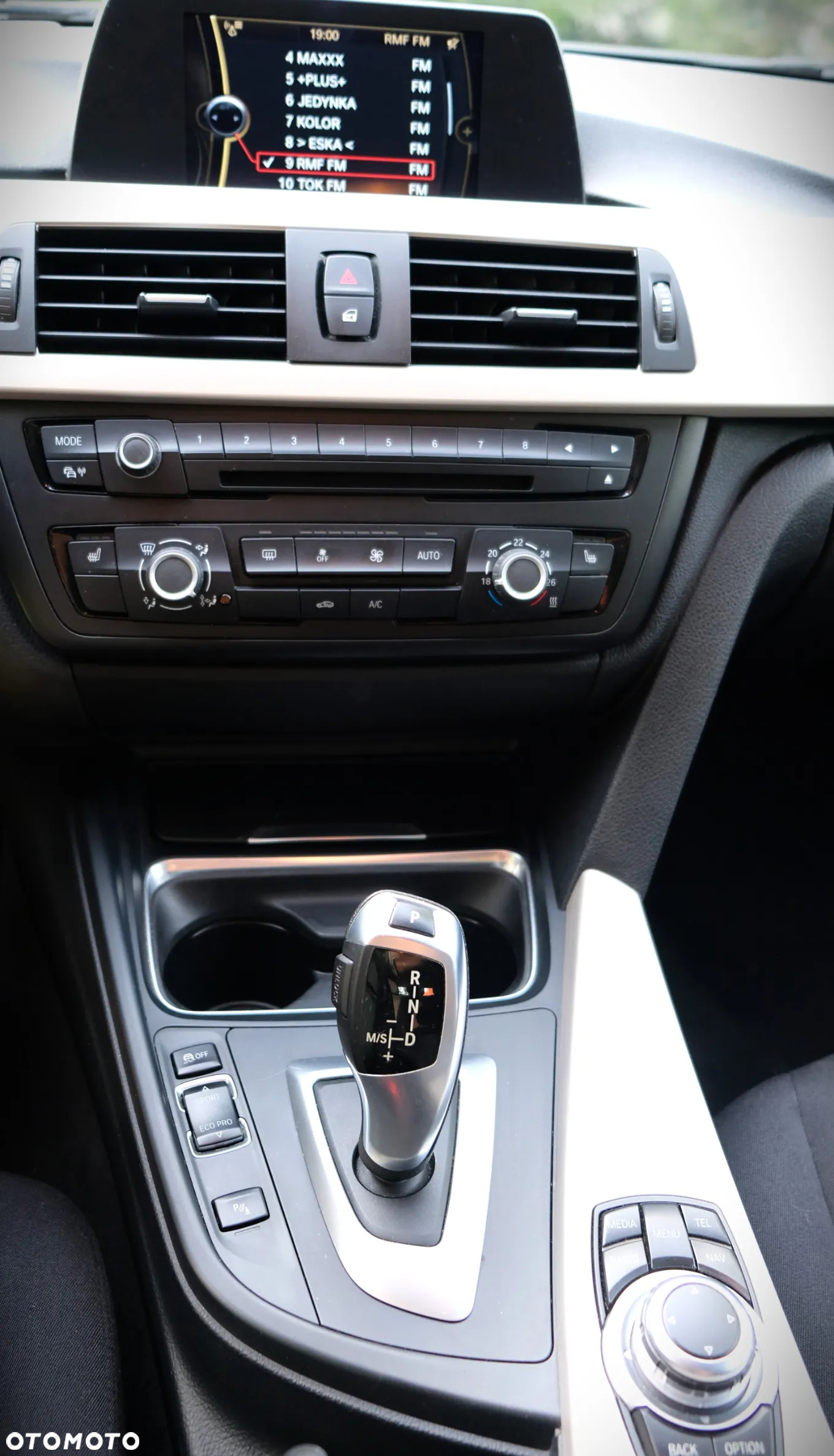 BMW Seria 3 320d Touring Efficient Dynamics Edition - 10