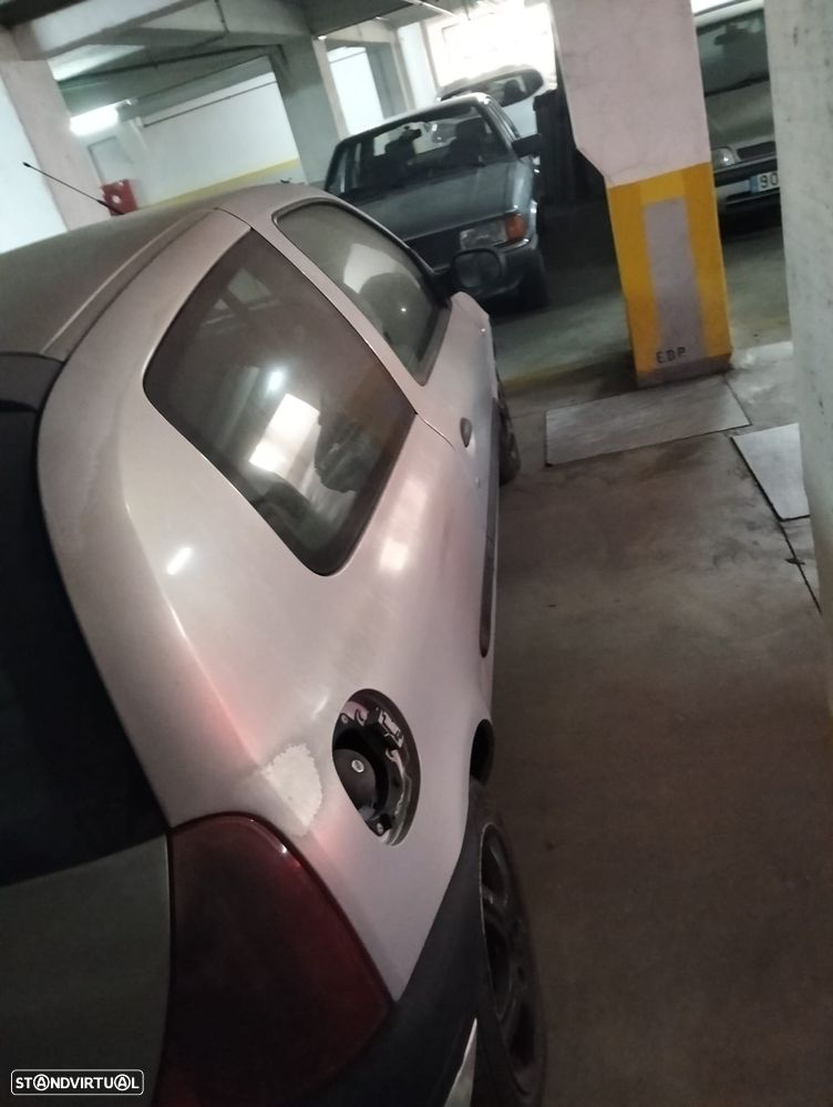 Renault Clio 1.9 D RN - 5