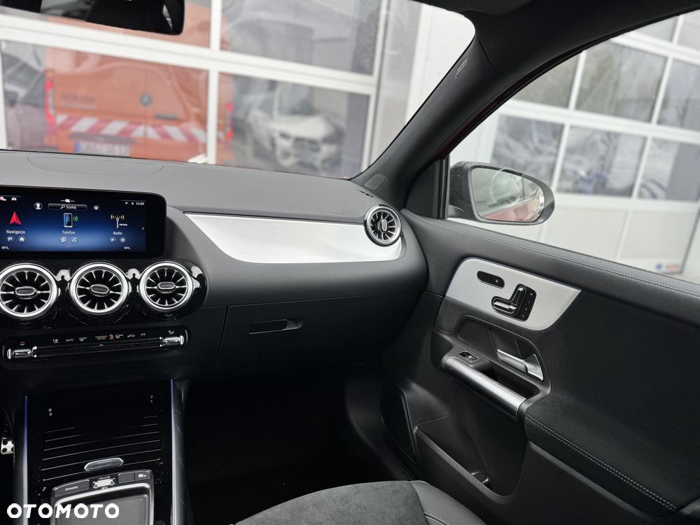 Mercedes-Benz GLA 200 mHEV AMG Line 7G-DCT - 17
