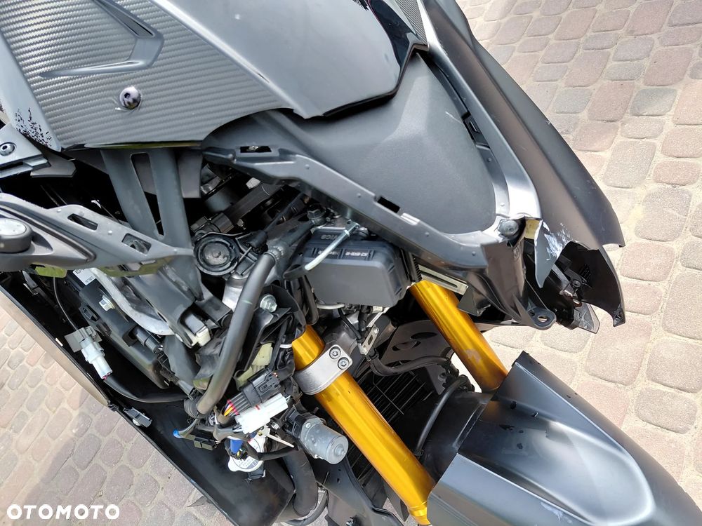 Yamaha Tmax - 15