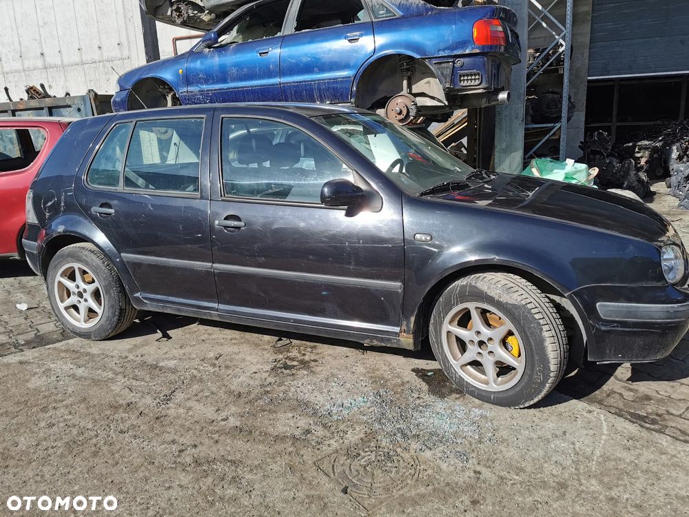 Zderzak przód przedni Volkswagen VW Golf IV - 7