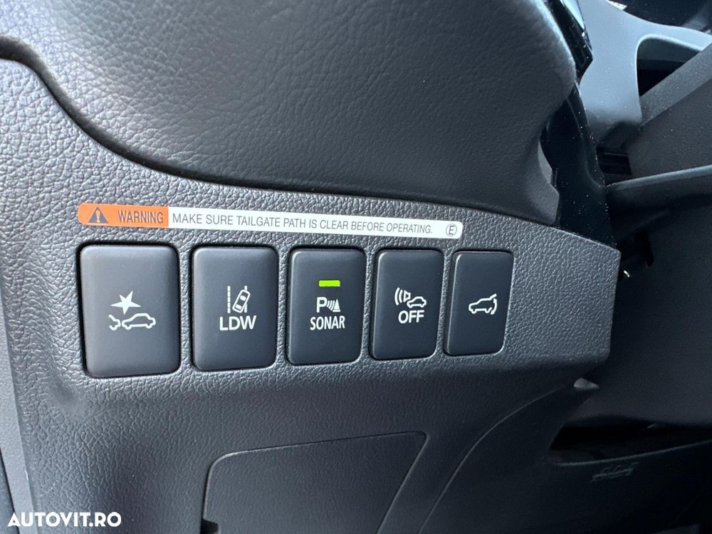 Mitsubishi Outlander - 16