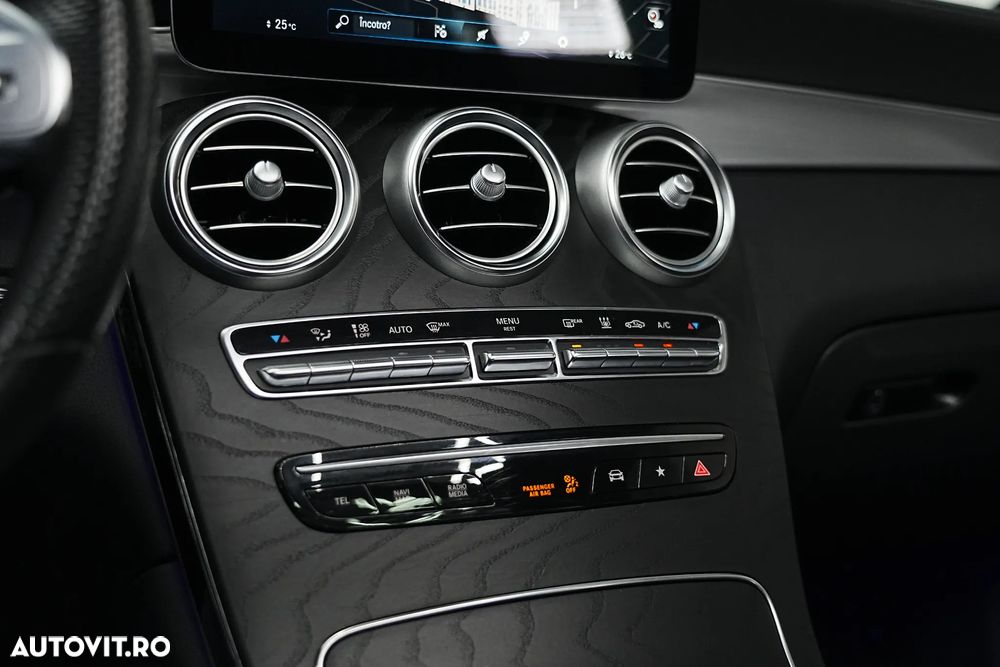 Mercedes-Benz GLC Coupe 300 e 4Matic 9G-TRONIC Edition AMG Line - 26