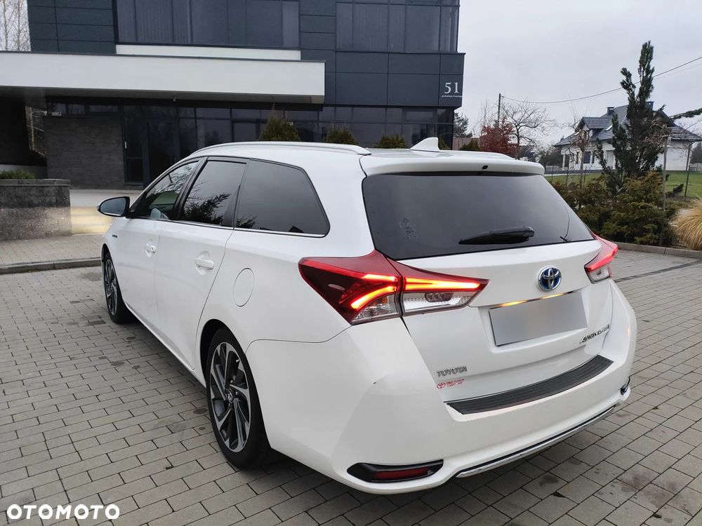 Toyota Auris Hybrid 135 Prestige - 15