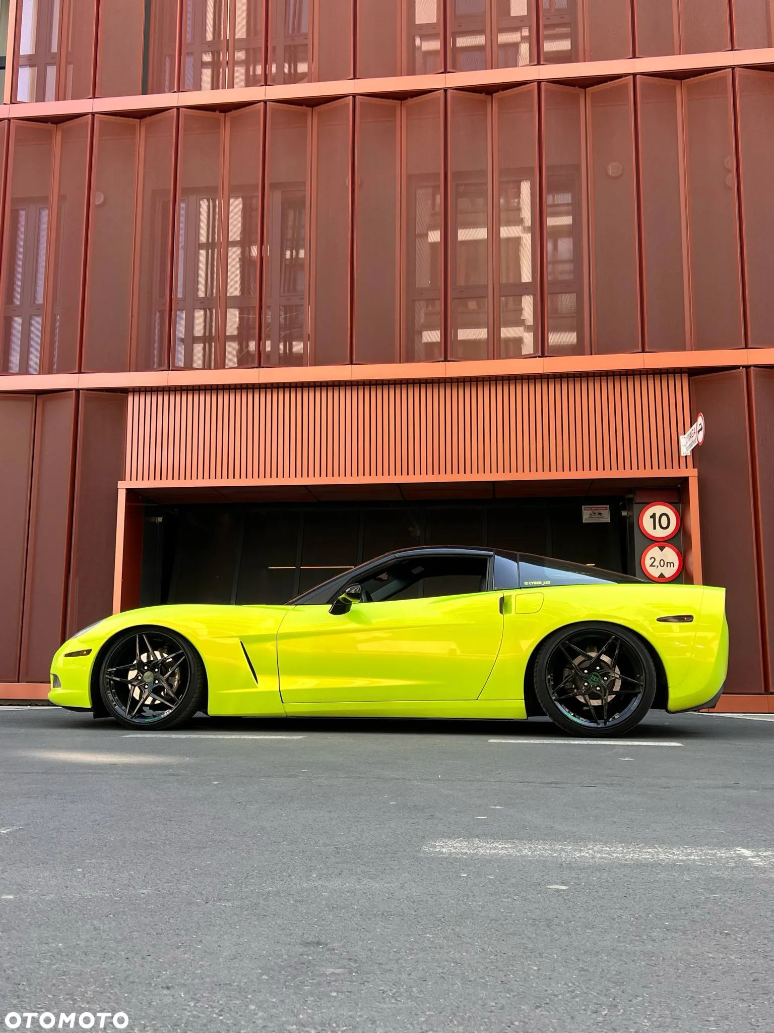 Chevrolet Corvette - 2