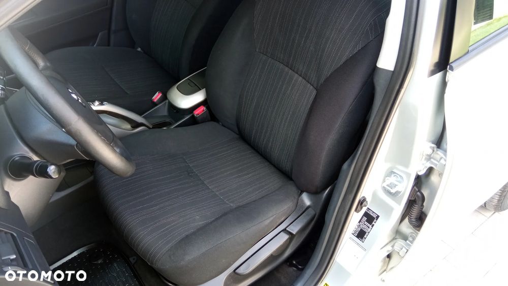 Toyota Auris 1.4 D-4D Luna - 15
