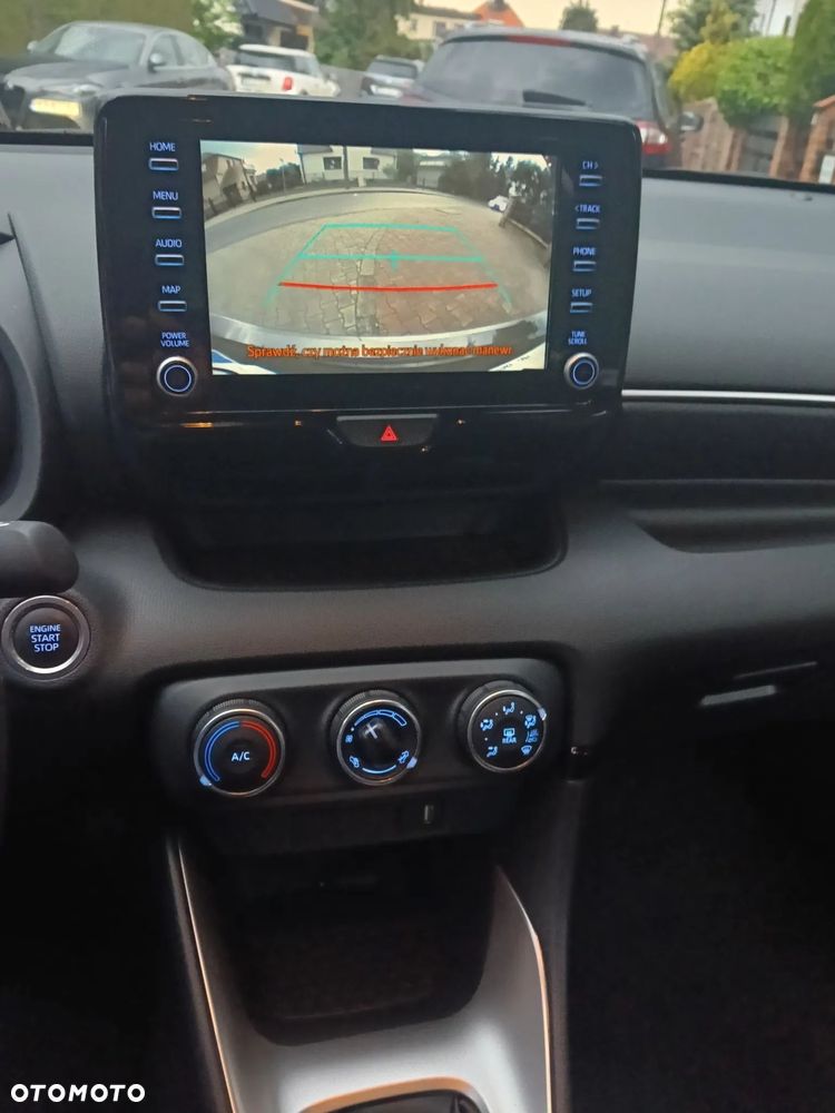 Toyota Yaris 1.0 Premium - 21