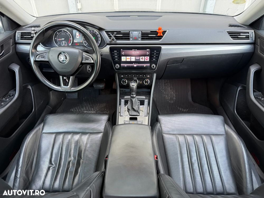 Skoda Superb 2.0 TDI DSG Premium Edition - 24