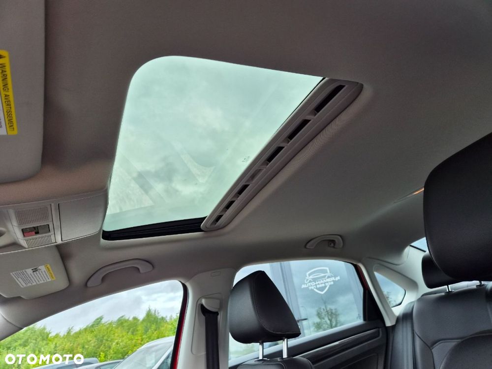 Volkswagen Passat - 12