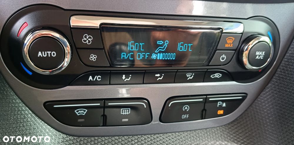 Ford Tourneo Connect 1.5 TDCi Titanium - 26