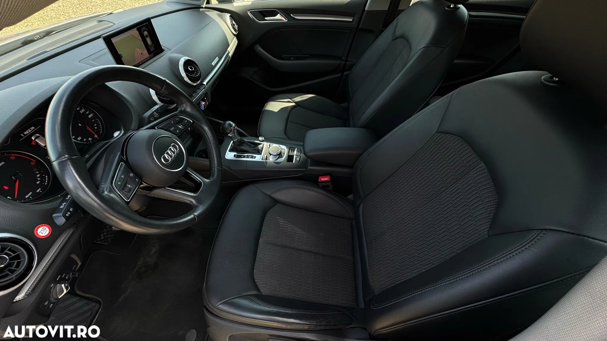Audi A3 Sportback 1.6 TDI S tronic Design - 9