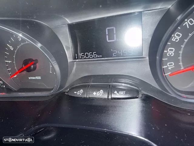 Peugeot 208 1.2 PureTech Style - 22