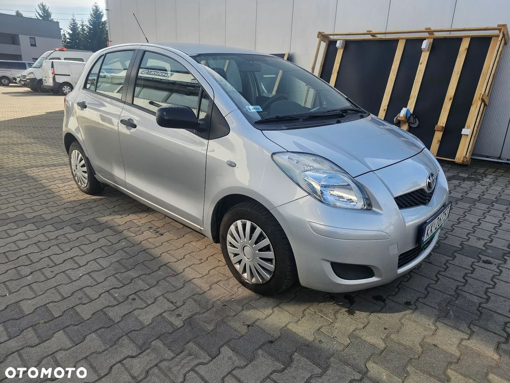 Toyota Yaris 1.0 Entry - 2