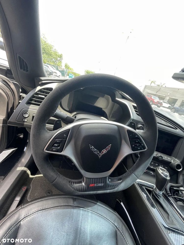 Chevrolet Corvette - 16