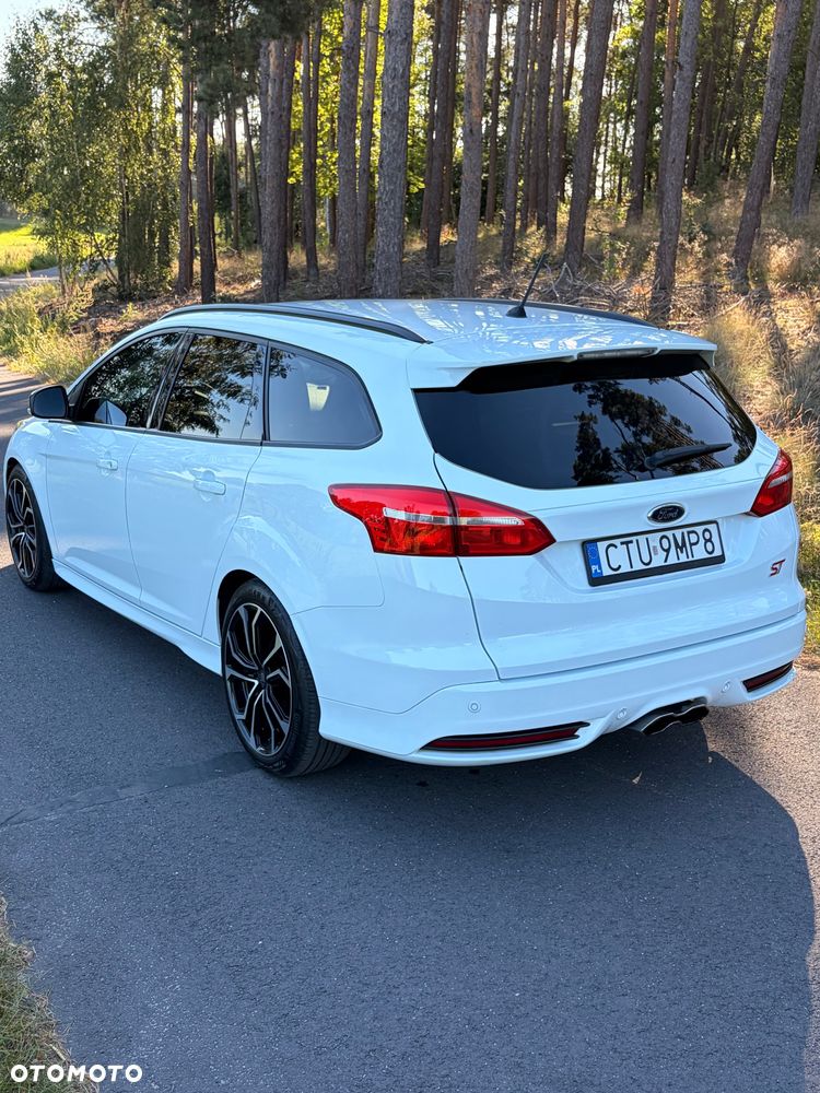 Ford Focus 2.0 EcoBoost ST-2 - 33