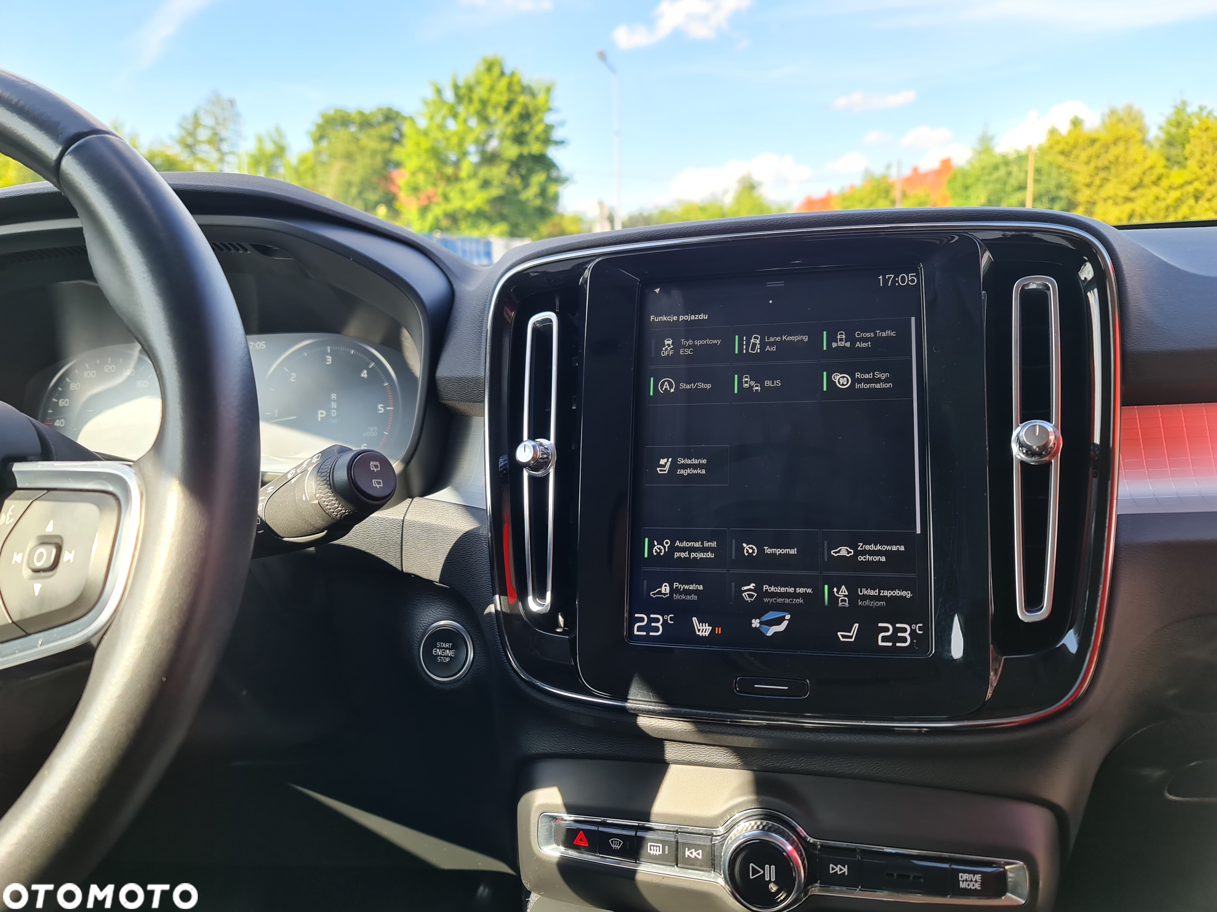Volvo XC 40 D3 AWD Geartronic Momentum Pro - 16