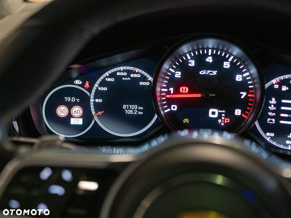 Porsche Cayenne - 24