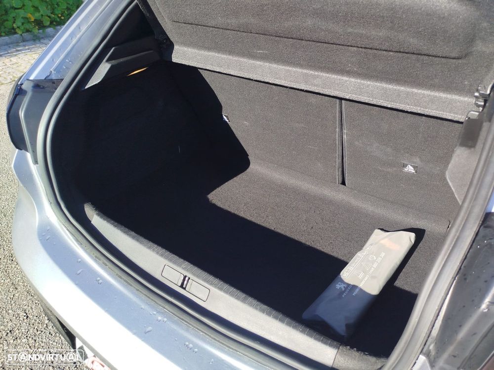 Peugeot 208 1.2 PureTech Allure Pack - 14