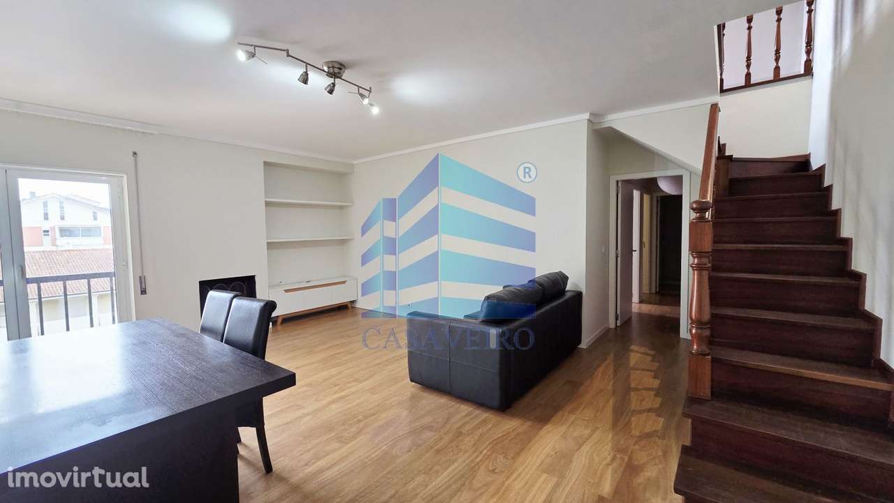 Apartamento T2+2 Duplex, junto ao Glicínias - Grande imagem: 4/18