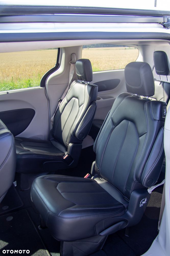 Chrysler Pacifica - 9