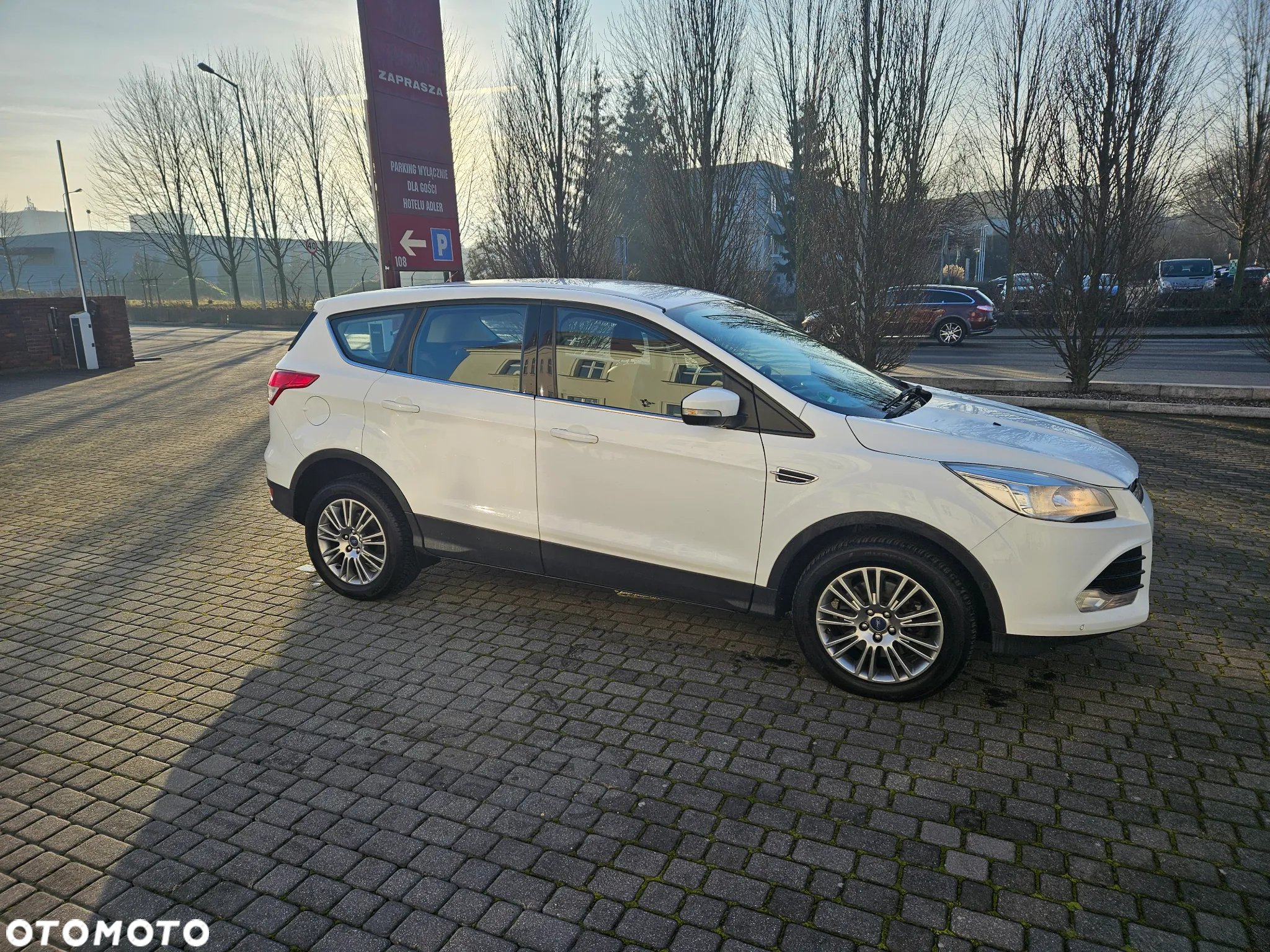 Ford Kuga 2.0 TDCi 2x4 Titanium - 13