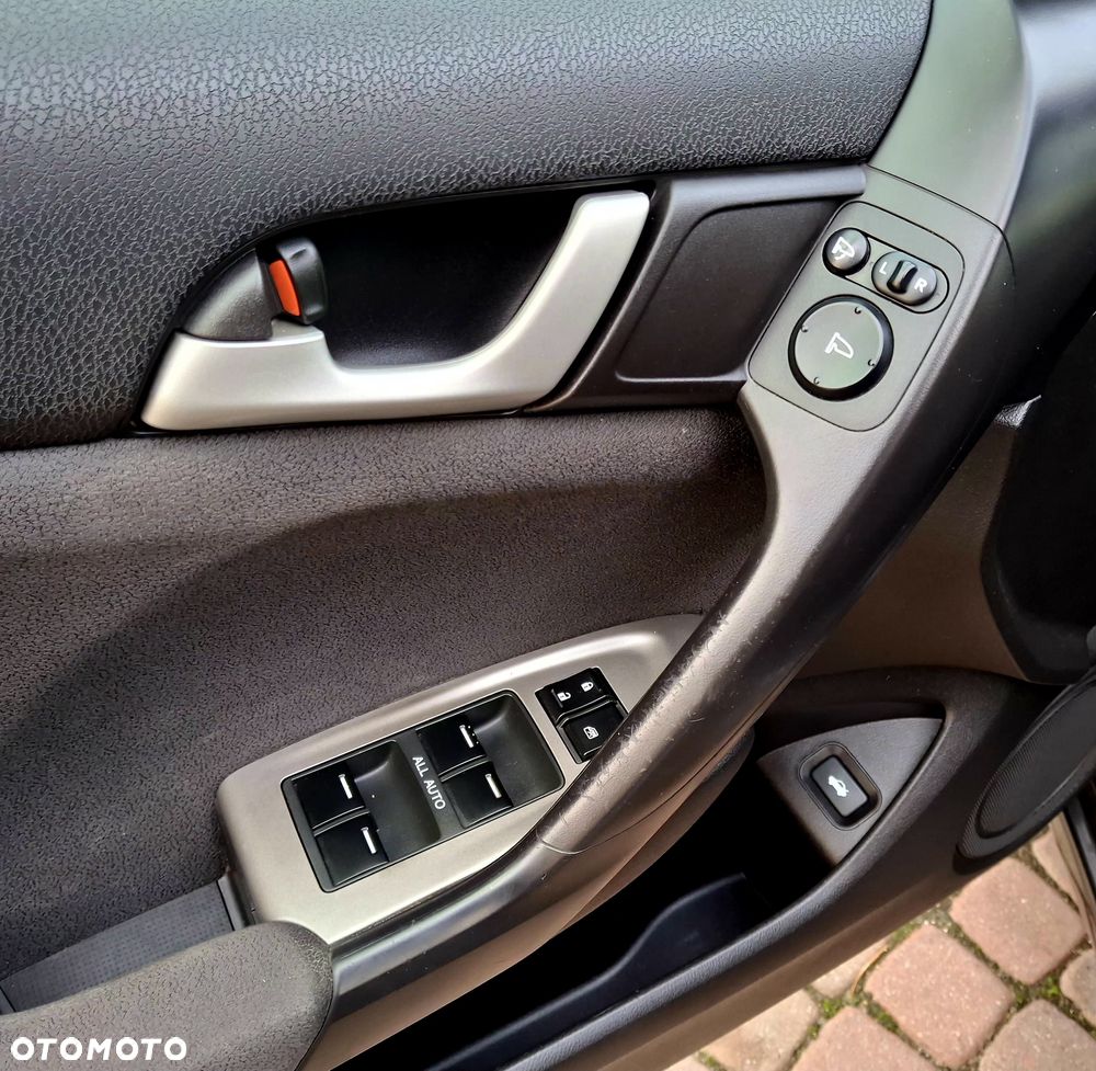 Honda Accord 2.0 Elegance - 36