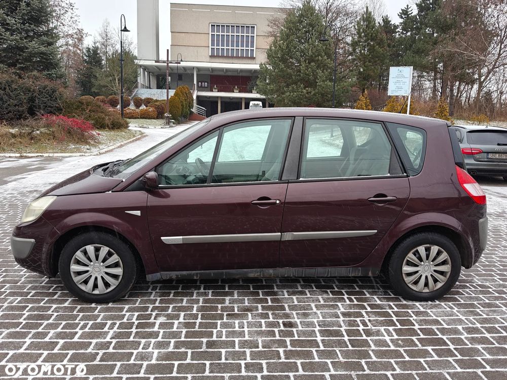 Renault Scenic 1.6 16V Confort Privilege - 9