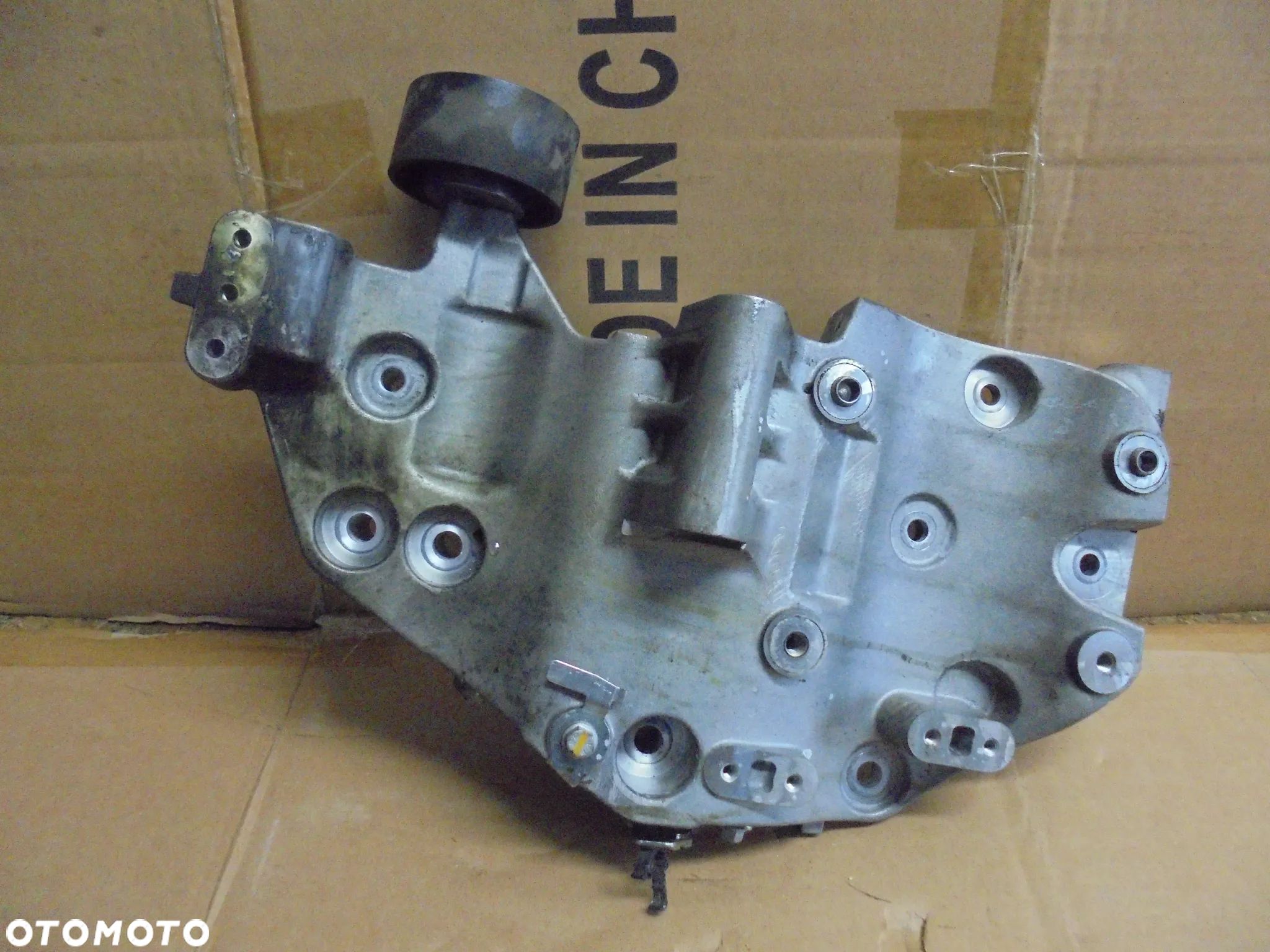 MOCOWANIE ALTERNATORA FUSO MITSUBISHI 3.0 504371326 - 1