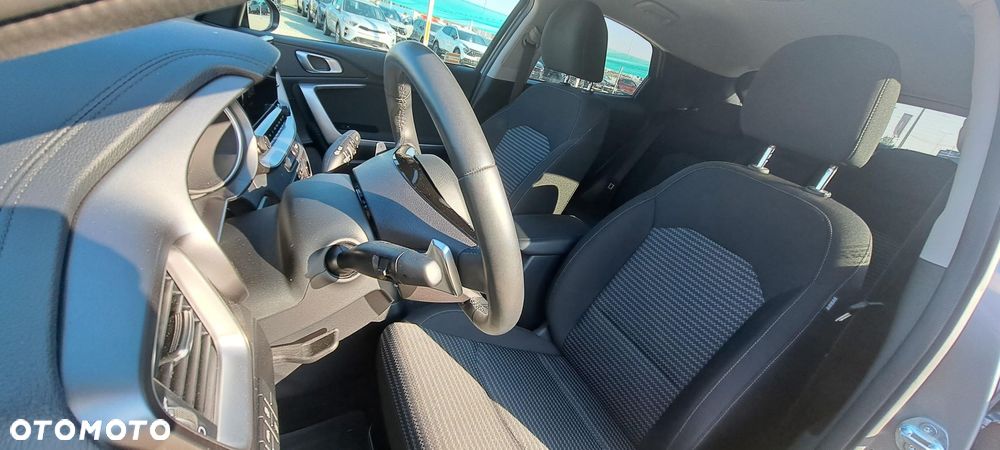 Kia XCeed 1.5 T-GDI M DCT - 25