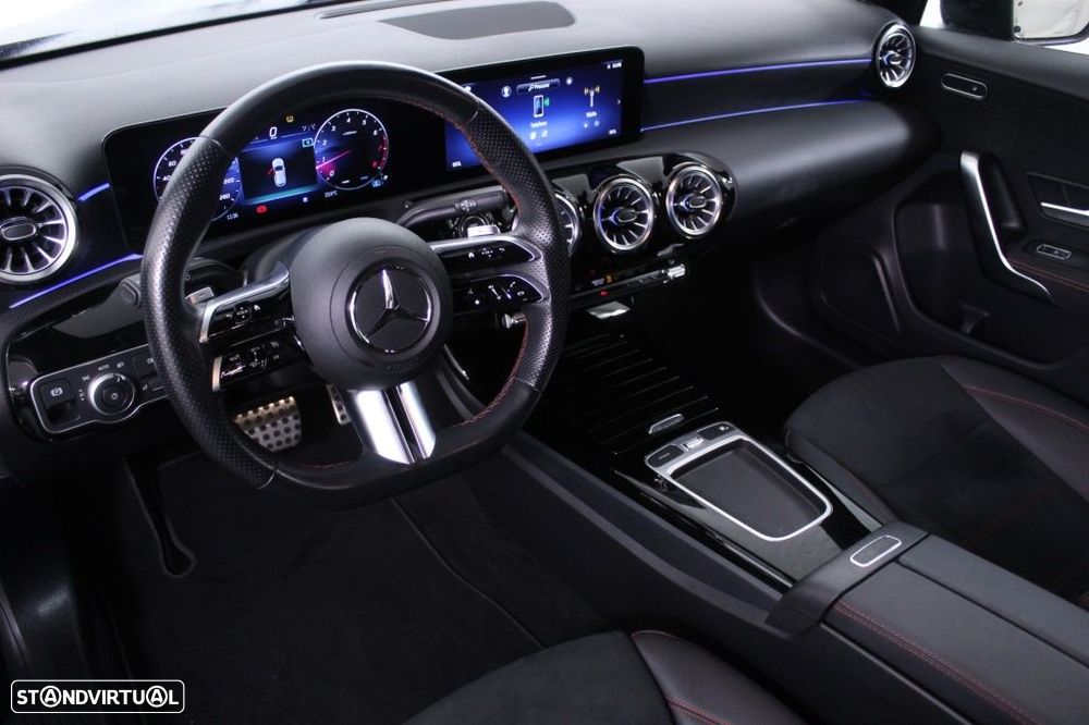 Mercedes-Benz A 200 AMG Line Aut. - 32