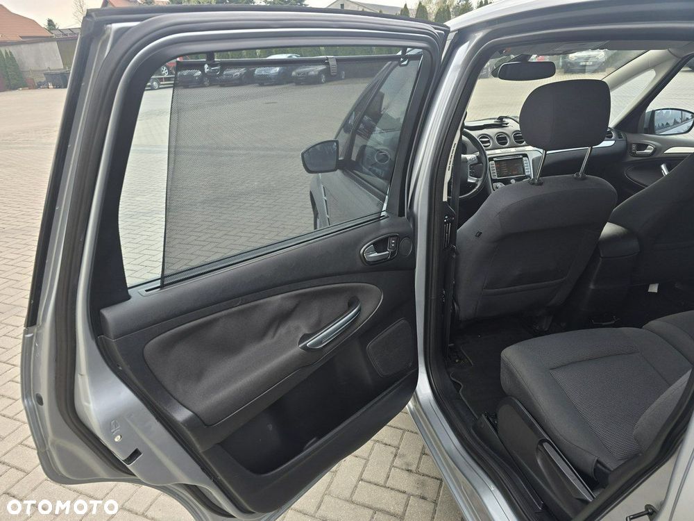 Ford S-Max - 16