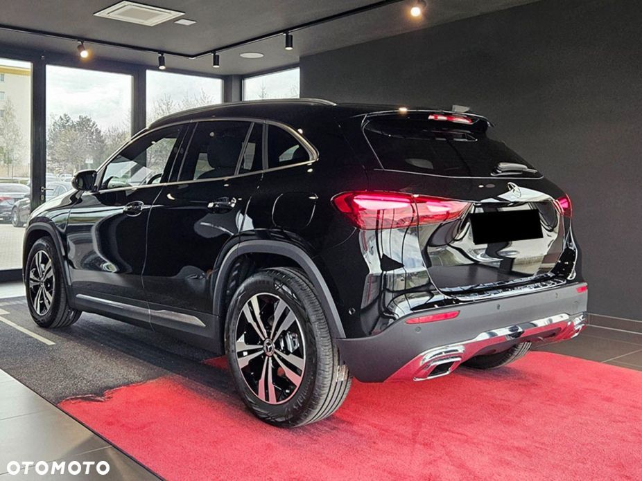 Mercedes-Benz GLA 200 AMG Line - 3