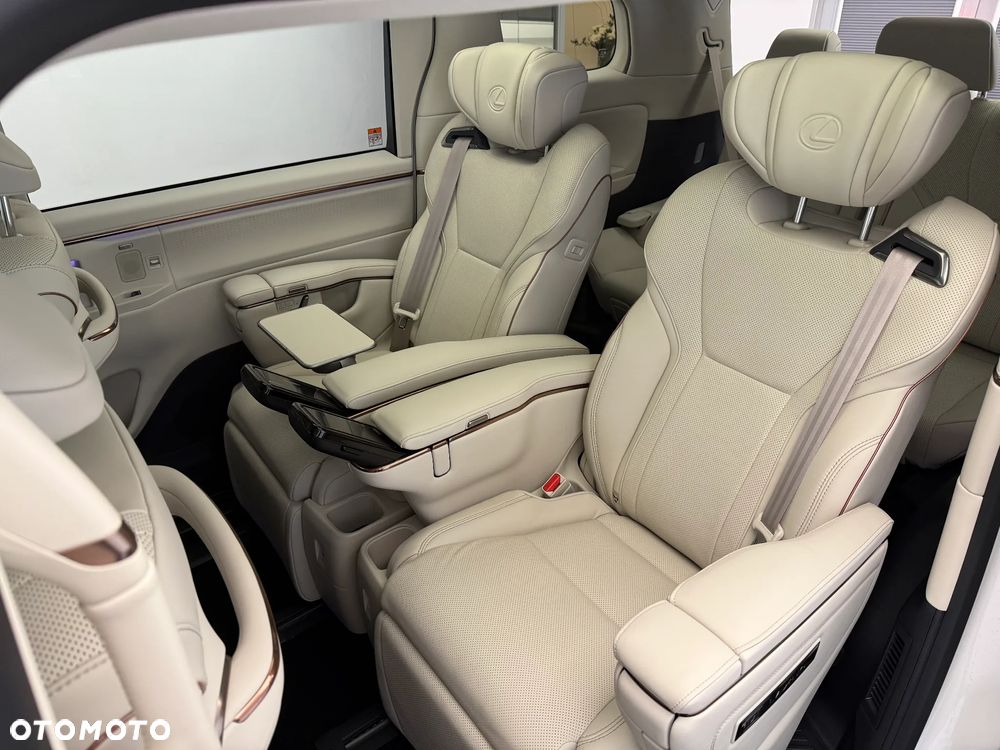 Lexus LM 350h Prestige - 27