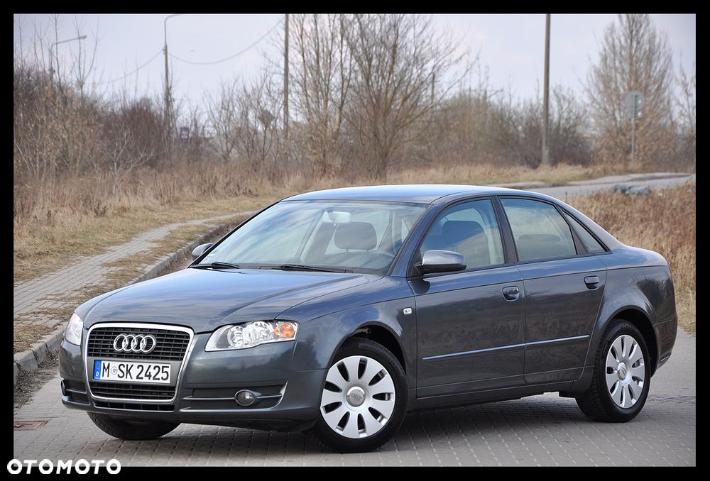 Audi A4 Limousine - 1