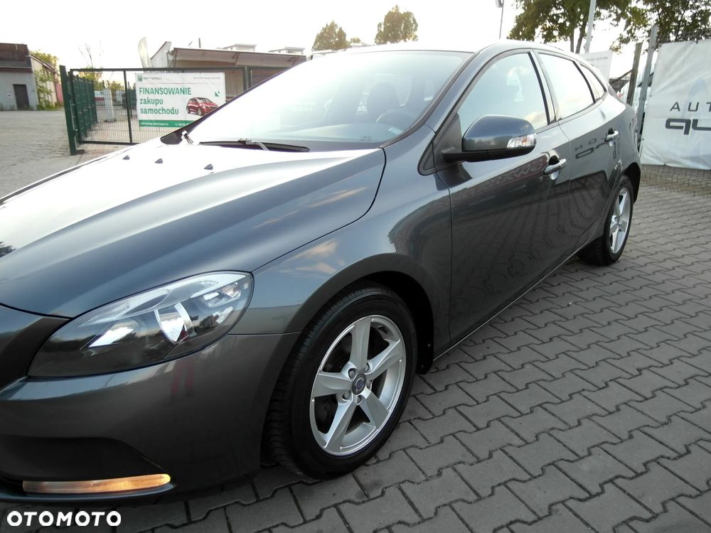 Volvo V40 D2 Kinetic - 9