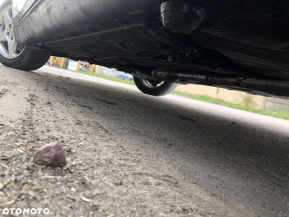 Mercedes-Benz Klasa C 180 Classic - 16