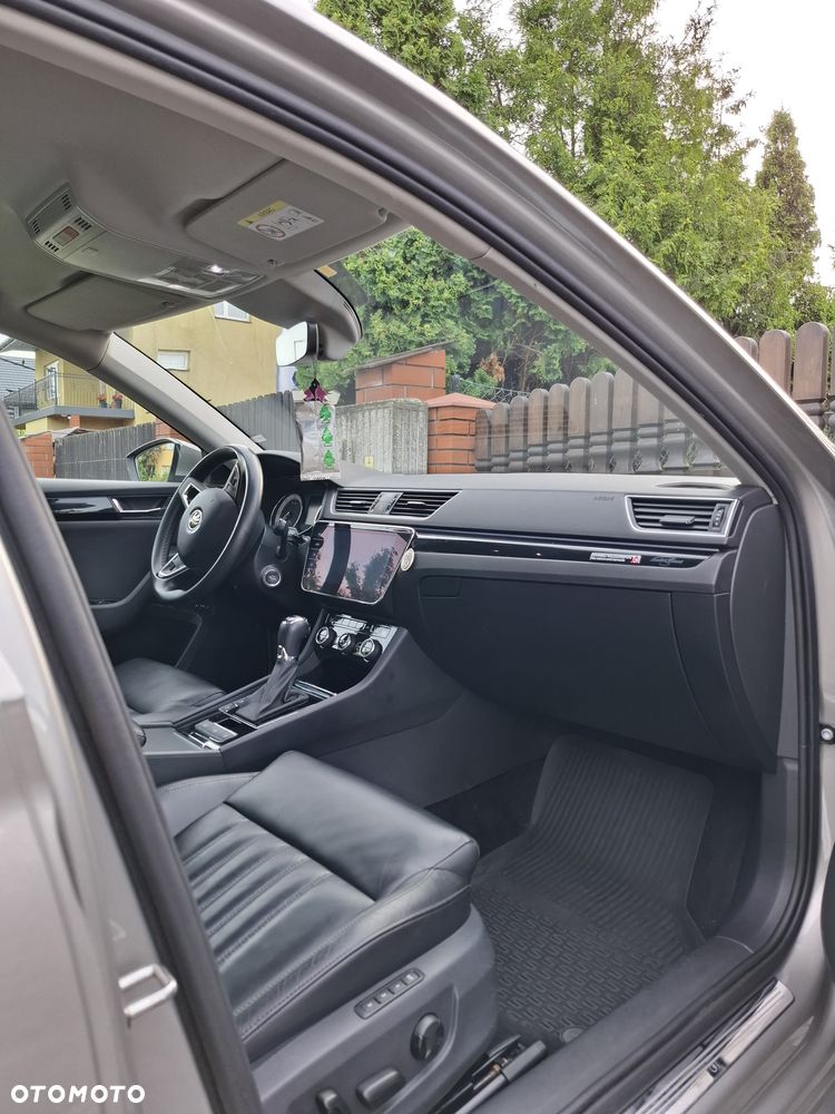 Skoda Superb Combi 2.0 TDI 4x4 DSG L&K - 11