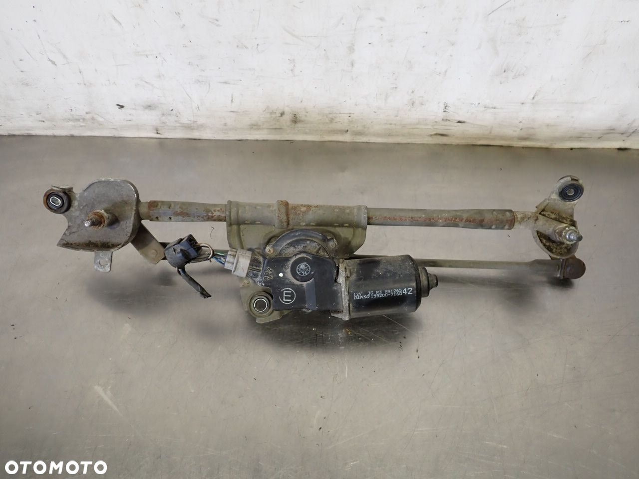 MECHANIZM WYCIERACZEK PRZÓD MITSUBISHI OUTLANDER  1590200-7160 - 2