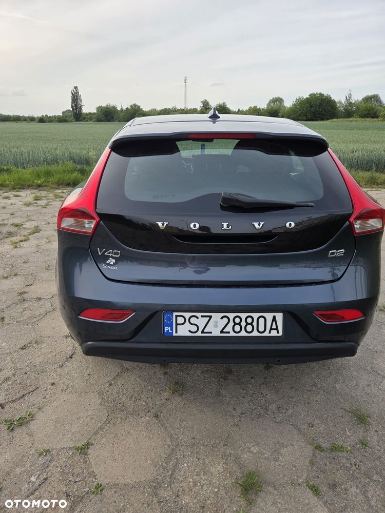 Volvo V40 D2 Momentum - 4