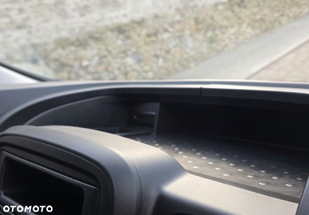 Renault Trafic - 25