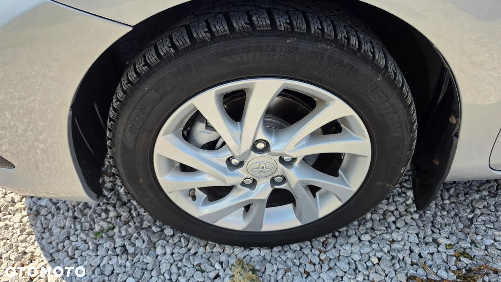 Toyota Auris 1.6 Dynamic - 19