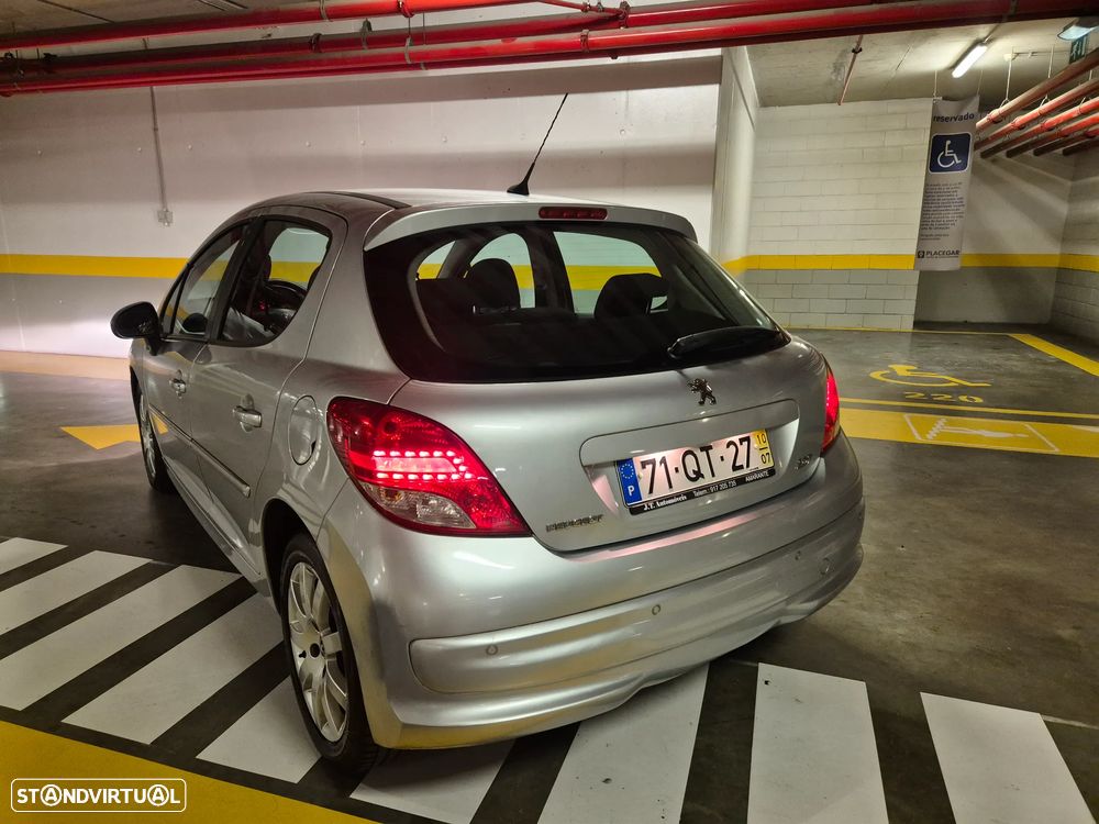 Peugeot 207 1.4 HDi Sport - 12