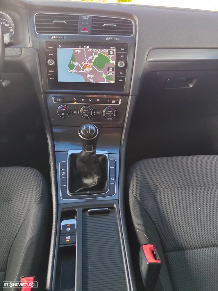 VW Golf Variant 1.6 TDi Confortline - 24